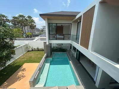 BAN22019: Oriental-Style 3 Bedroom Pool Villa For Sale Right on Bangtao Beach Road. Photo #26