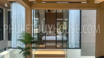 BAN22019: Oriental-Style 3 Bedroom Pool Villa For Sale Right on Bangtao Beach Road. Fotoğraf #12