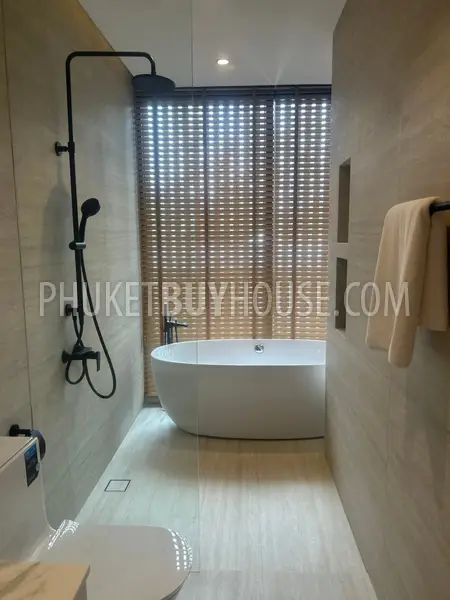 BAN22019: Oriental-Style 3 Bedroom Pool Villa For Sale Right on Bangtao Beach Road. 照片 #15