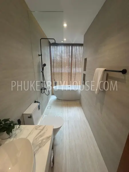 BAN22019: Oriental-Style 3 Bedroom Pool Villa For Sale Right on Bangtao Beach Road. 照片 #21