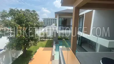 BAN22019: Oriental-Style 3 Bedroom Pool Villa For Sale Right on Bangtao Beach Road. Fotoğraf #25