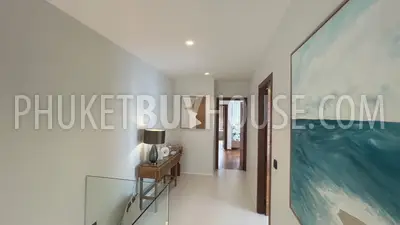 BAN22019: Oriental-Style 3 Bedroom Pool Villa For Sale Right on Bangtao Beach Road. Fotoğraf #18