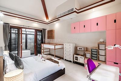 RAW22585: 5-Bedroom Private Pool Villa with Rare Double Land Plot in Rawai. Photo #9
