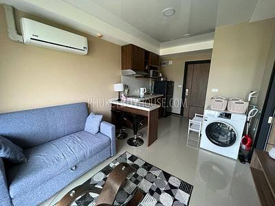 NAI7287: Clean and Bright 1-Bedroom Apartment in Nai Harn. Photo #6