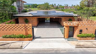LAG22588: Architect-Designed Tropical Villa on Golf Course with Sustainable Features. 照片 #4
