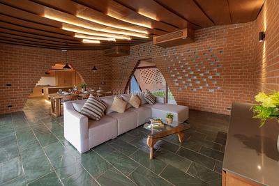 LAG22588: Architect-Designed Tropical Villa on Golf Course with Sustainable Features. 照片 #33
