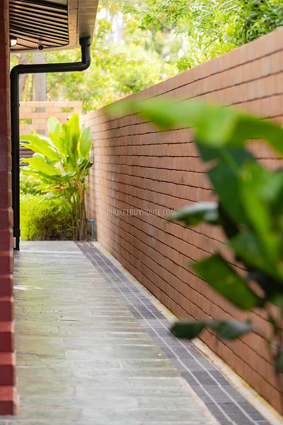LAG22588: Architect-Designed Tropical Villa on Golf Course with Sustainable Features. 照片 #69