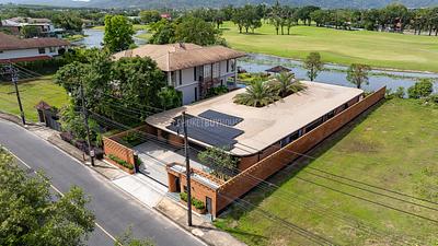 LAG22588: Architect-Designed Tropical Villa on Golf Course with Sustainable Features. 照片 #10