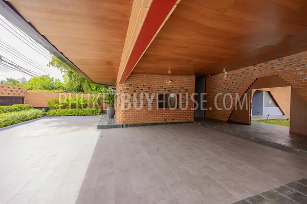 LAG22588: Architect-Designed Tropical Villa on Golf Course with Sustainable Features. Photo #36