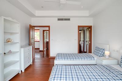 LAG22602: Spacious 4-Bedroom Villa in a 5-Star Resort Near Bang Tao Beach For Rent. 照片 #19