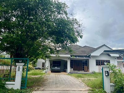 MAI22607: Spacious Property with Main House and 5 Rental Units on 1,200 m² Land Plot. Photo #4