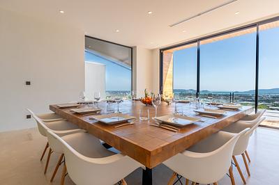CHA22613: Panoramic Bay View Villa with Infinity Pool & Cutting-Edge Smart Home Features For Sale. Photo #19