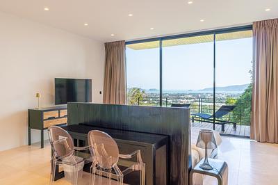 CHA22613: Panoramic Bay View Villa with Infinity Pool & Cutting-Edge Smart Home Features For Sale. Photo #26