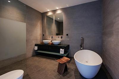 CHA22613: Panoramic Bay View Villa with Infinity Pool & Cutting-Edge Smart Home Features For Sale. Photo #35