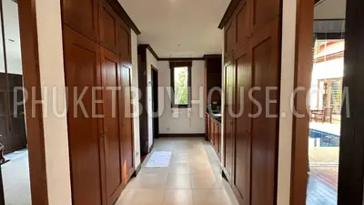 BAN22615: Urgent sale of a 4-bedroom villa in the heart of Bangtao, just minutes from beaches. Fotoğraf #15