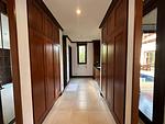 BAN22615: Urgent sale of a 4-bedroom villa in the heart of Bangtao, just minutes from beaches. 缩略图 #15