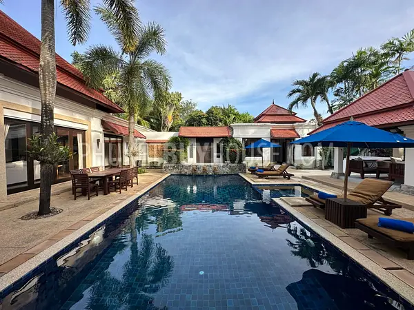 BAN22615: Urgent sale of a 4-bedroom villa in the heart of Bangtao, just minutes from beaches. Photo #1