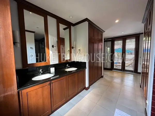 BAN22615: Urgent sale of a 4-bedroom villa in the heart of Bangtao, just minutes from beaches. Photo #16