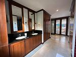 BAN22615: Urgent sale of a 4-bedroom villa in the heart of Bangtao, just minutes from beaches. Thumbnail #16