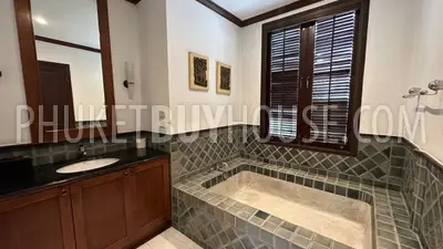 BAN22615: Urgent sale of a 4-bedroom villa in the heart of Bangtao, just minutes from beaches. Fotoğraf #25