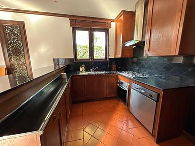 BAN22615: Urgent sale of a 4-bedroom villa in the heart of Bangtao, just minutes from beaches. Photo #10