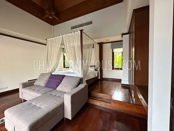 BAN22615: Urgent sale of a 4-bedroom villa in the heart of Bangtao, just minutes from beaches. Photo #7