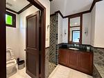 BAN22615: Urgent sale of a 4-bedroom villa in the heart of Bangtao, just minutes from beaches. 缩略图 #28
