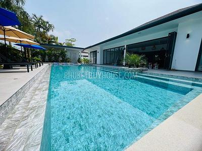 RAW7337: Five Bedroom Pool Villa in Rawai. Photo #3