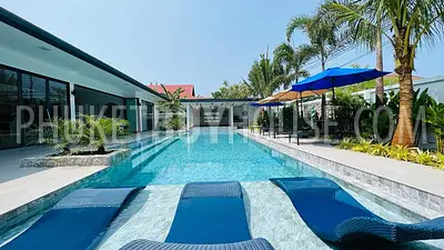 RAW7337: Five Bedroom Pool Villa in Rawai. Photo #9
