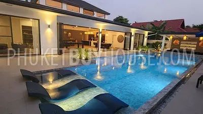 RAW7337: Five Bedroom Pool Villa in Rawai. Photo #42