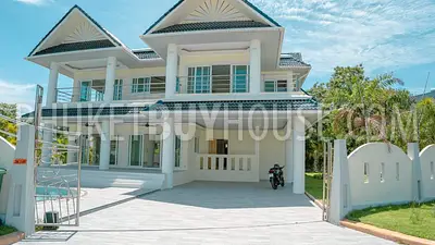 RAW7342: Three Bedroom Villa Close to Rawai Beach. Photo #1