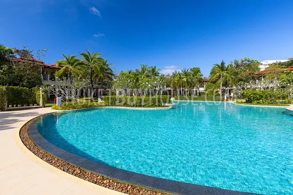 LAG22628: Spacious 1-Bedroom Lakeside Apartment with Full Resort Access. Photo #13