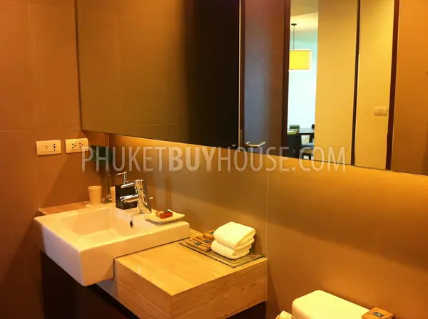 LAG22628: Spacious 1-Bedroom Lakeside Apartment with Full Resort Access. Photo #10