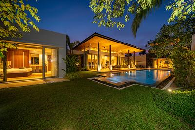 BAN22640: Luxury 4-Bedroom Pool Villa near Bangtao Beach. Photo #41