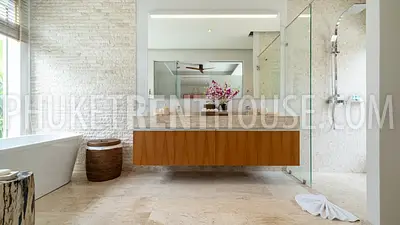 BAN22640: Luxury 4-Bedroom Pool Villa near Bangtao Beach. Photo #16
