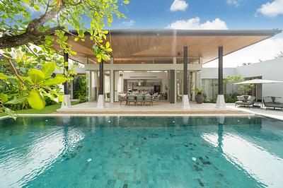 BAN22640: Luxury 4-Bedroom Pool Villa near Bangtao Beach. Photo #2