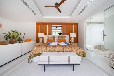 BAN22640: Luxury 4-Bedroom Pool Villa near Bangtao Beach. Photo #6