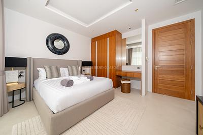 BAN22640: Luxury 4-Bedroom Pool Villa near Bangtao Beach. Photo #14