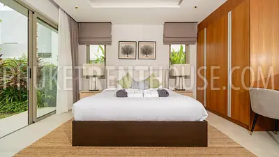 BAN22640: Luxury 4-Bedroom Pool Villa near Bangtao Beach. Photo #9
