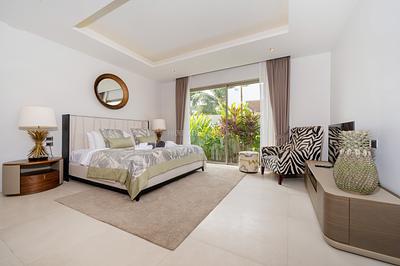 BAN22640: Luxury 4-Bedroom Pool Villa near Bangtao Beach. Photo #40