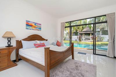 BAN22642: Tropical 4-Bedroom Villa with Private Pool in Pasak. Photo #4