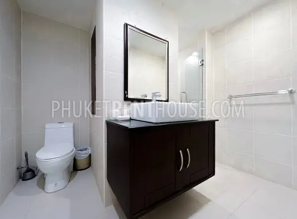 NAI22644: Spacious 3-Bedroom Apartment with Lake View Near Nai Harn Beach. 照片 #11