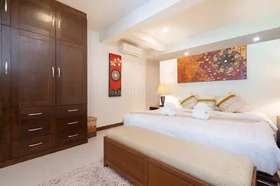 NAI22644: Spacious 3-Bedroom Apartment with Lake View Near Nai Harn Beach. Photo #4