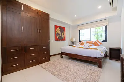 NAI22644: Spacious 3-Bedroom Apartment with Lake View Near Nai Harn Beach. Photo #7