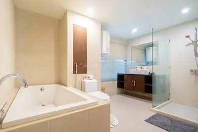 NAI22644: Spacious 3-Bedroom Apartment with Lake View Near Nai Harn Beach. Photo #6