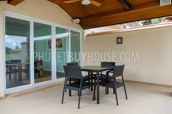 BAN22287: Elegant Two-Story 3BR Home with Stunning Golf Course and Lake Views for Sale in Bang Tao. Fotoğraf #25