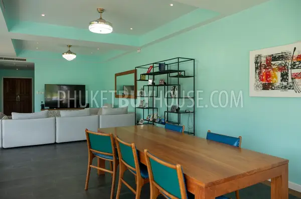 BAN22287: Elegant Two-Story 3BR Home with Stunning Golf Course and Lake Views for Sale in Bang Tao. Fotoğraf #23