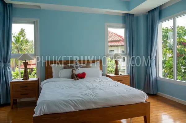 BAN22287: Elegant Two-Story 3BR Home with Stunning Golf Course and Lake Views for Sale in Bang Tao. Fotoğraf #26