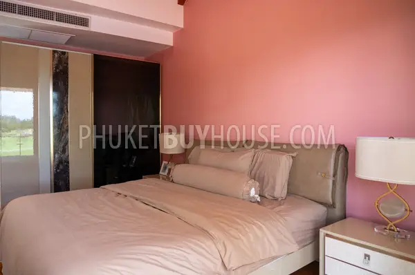 BAN22287: Elegant Two-Story 3BR Home with Stunning Golf Course and Lake Views for Sale in Bang Tao. Fotoğraf #16