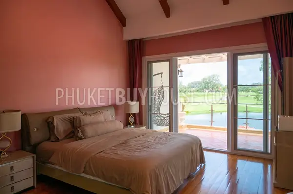 BAN22287: Elegant Two-Story 3BR Home with Stunning Golf Course and Lake Views for Sale in Bang Tao. Fotoğraf #28